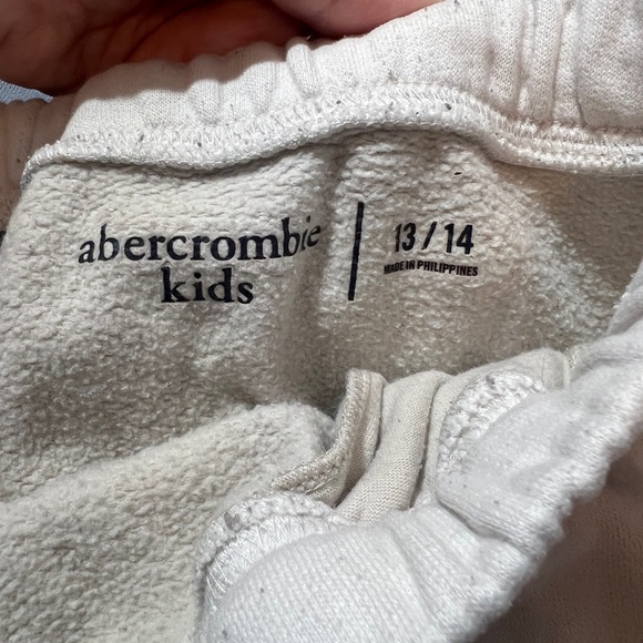 Abercrombie kids 13/14 joggers tan and light blue - Picture 3 of 5